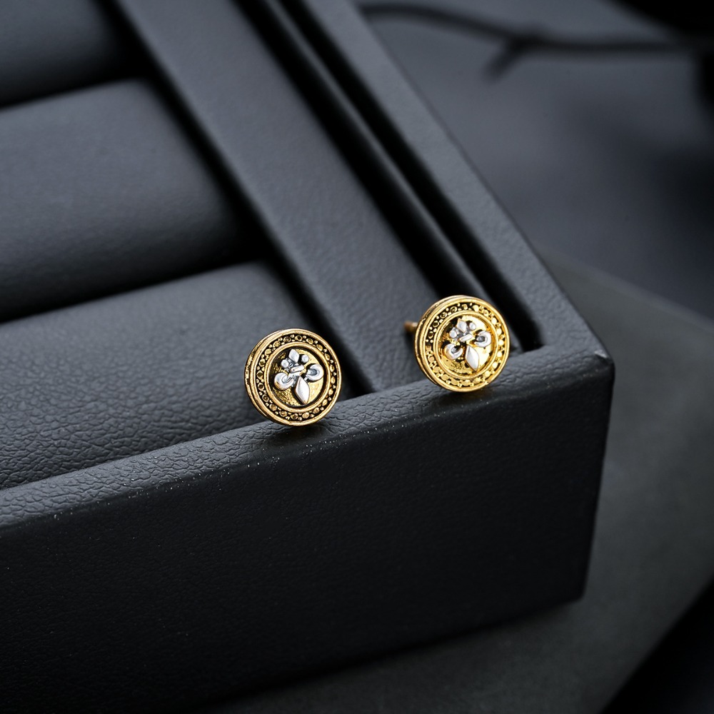 1 par de brincos com design es - Body Jewelry High End avaliação e preço