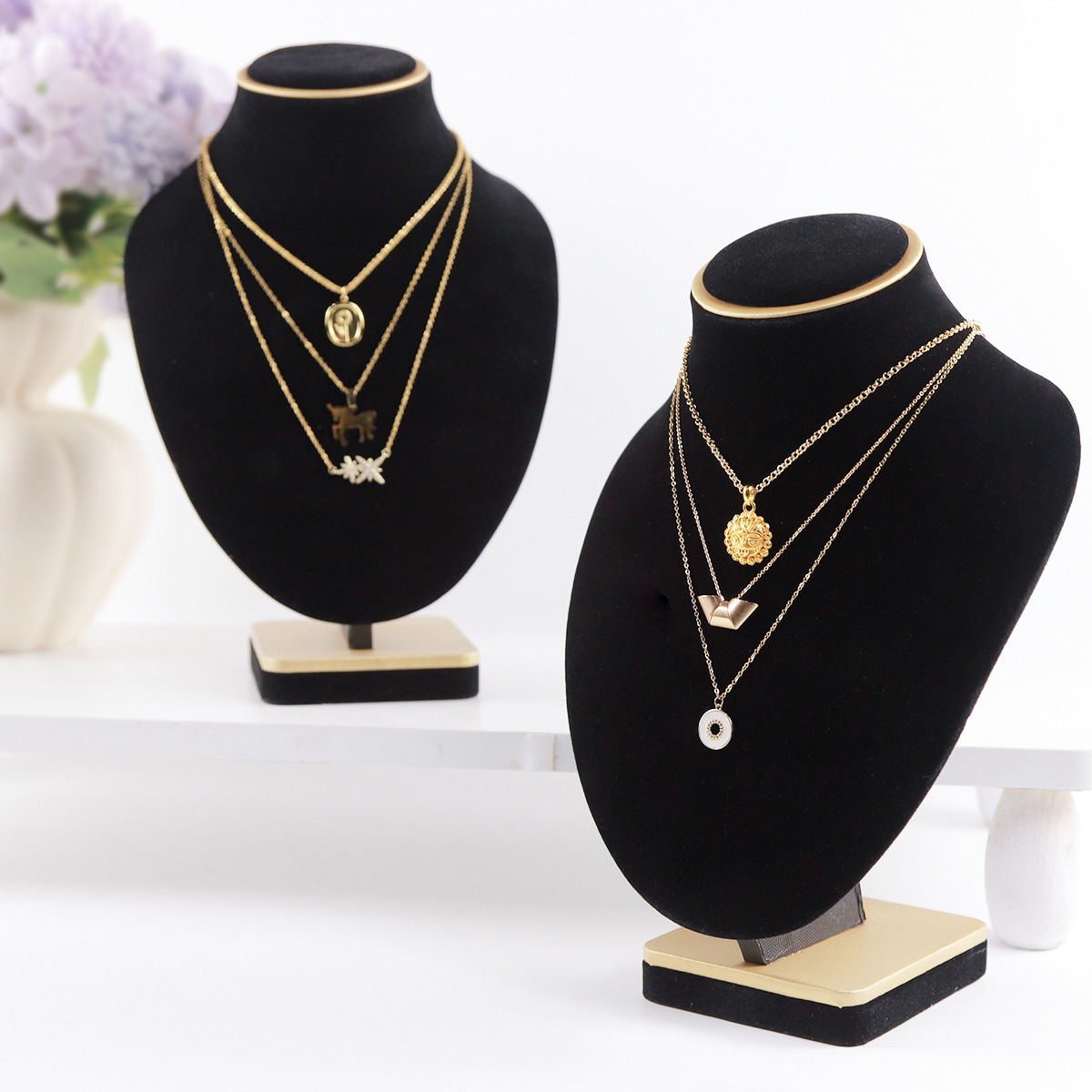 Busto de joias de veludo preto - Body Jewelry Store avaliação e preço